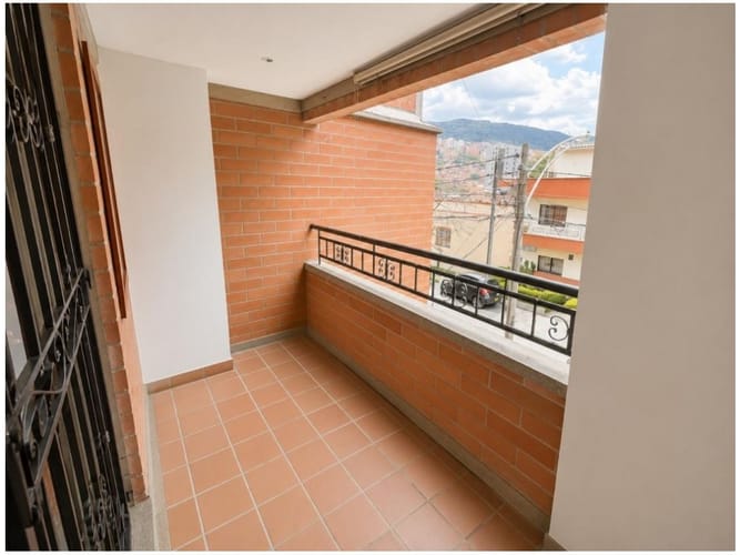 Apartamento de 5 alcobas en venta en La America, Medellín, 120 m² · foto 10 de 12