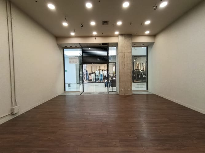 Local en arriendo en La Candelaria, Medellín, 62 m² · foto 8 de 12