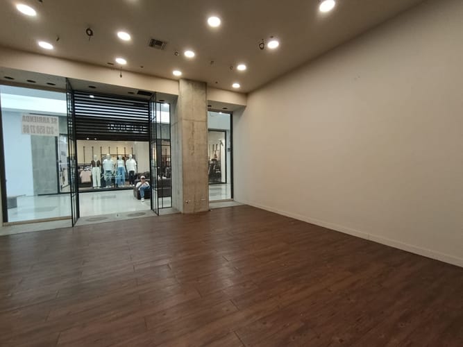 Local en arriendo en La Candelaria, Medellín, 62 m² · foto 9 de 12