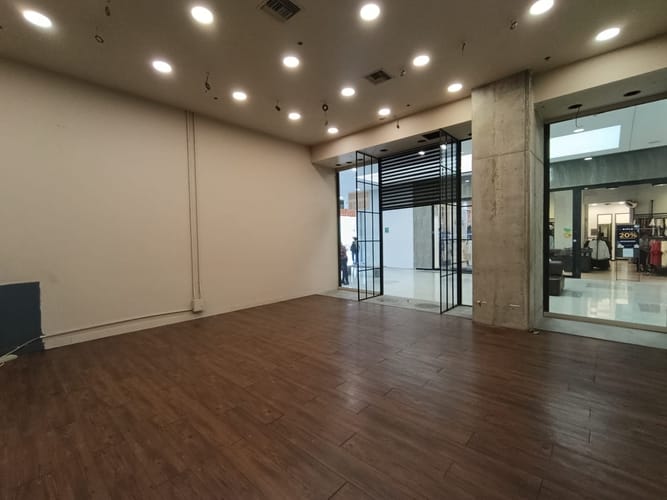 Local en arriendo en La Candelaria, Medellín, 62 m² · foto 10 de 12