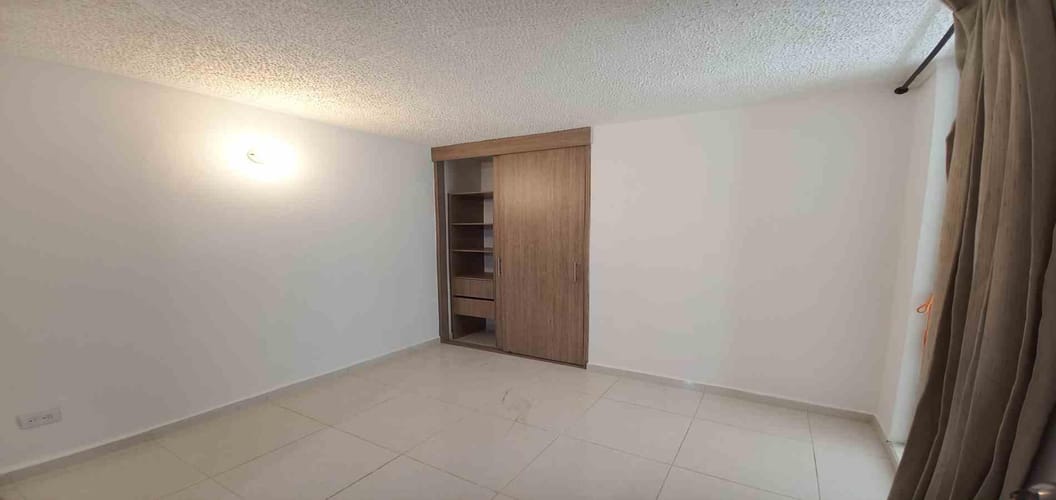 Apartamento de 3 alcobas en venta en Las Violetas Et. Iii, Dosquebradas, 54 m² · foto 7 de 15