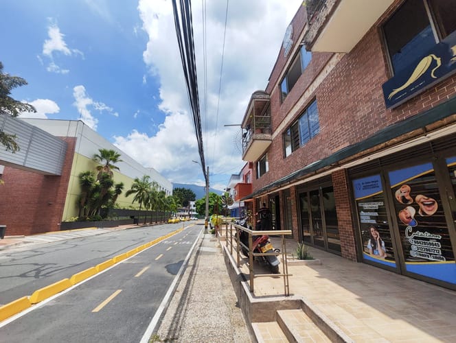 Local en arriendo en Laureles, Medellín, 60 m² · foto 2 de 17