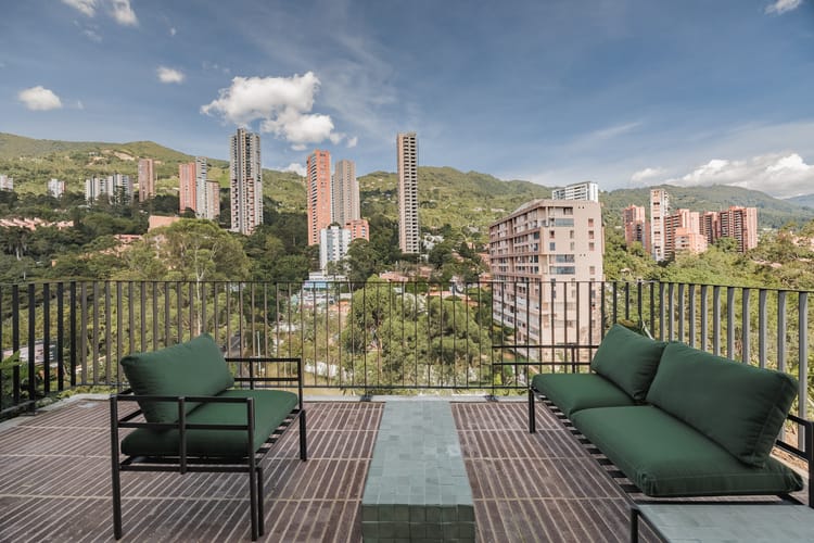 Apartamento de 2 alcobas en arriendo en San Lucas, Medellín, 150 m² · foto 2 de 20