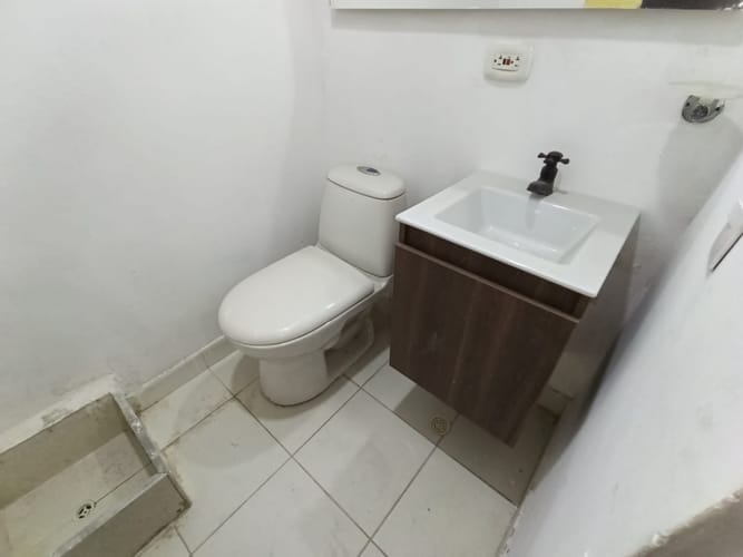 Local en arriendo en Cristo Rey, Medellín, 43 m² · foto 8 de 10