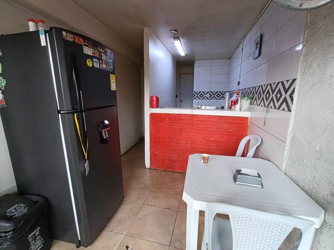 Local en arriendo en La Castellana, Medellín, 17 m² · foto 10 de 10