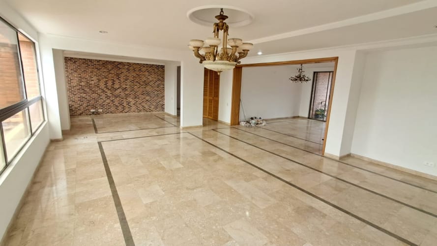 Apartamento de 3 alcobas en arriendo en Los Balsos, Medellín, 224 m² · foto 7 de 21