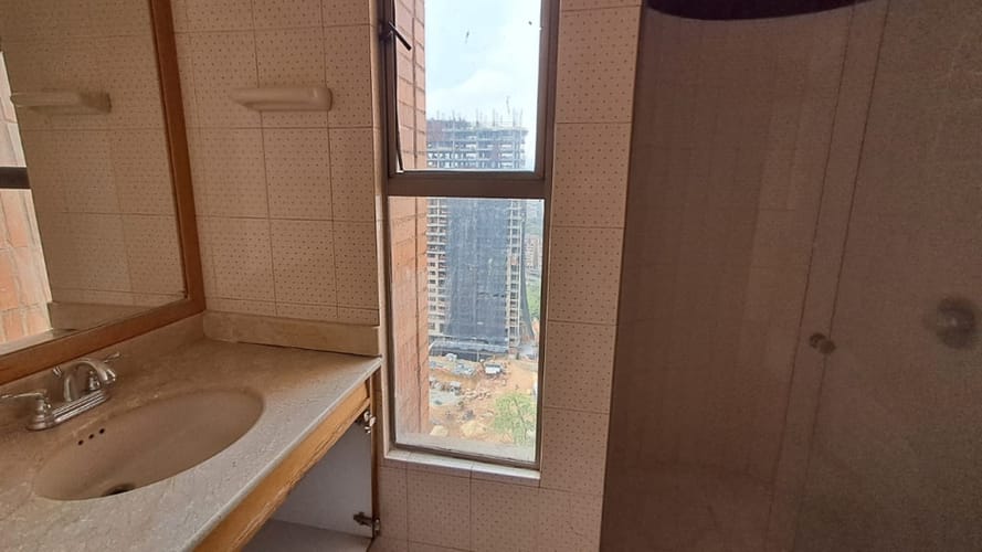 Apartamento de 3 alcobas en arriendo en Los Balsos, Medellín, 224 m² · foto 10 de 21
