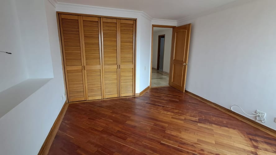 Apartamento de 3 alcobas en arriendo en Los Balsos, Medellín, 224 m² · foto 12 de 21
