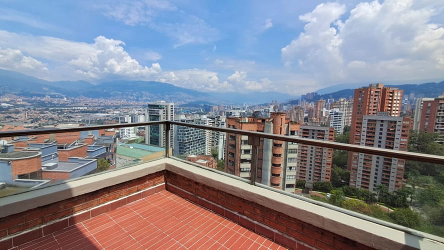 Apartamento de 3 alcobas en arriendo en Los Balsos, Medellín, 224 m² · foto 19 de 21