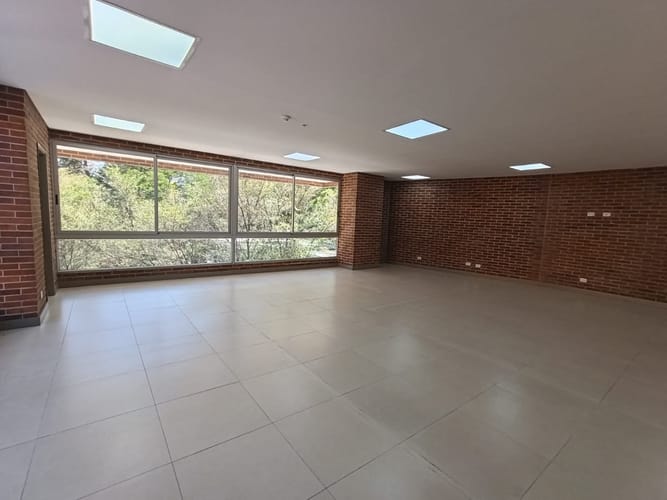 Oficina en arriendo en El Poblado, Medellín, 136 m² · foto 4 de 15