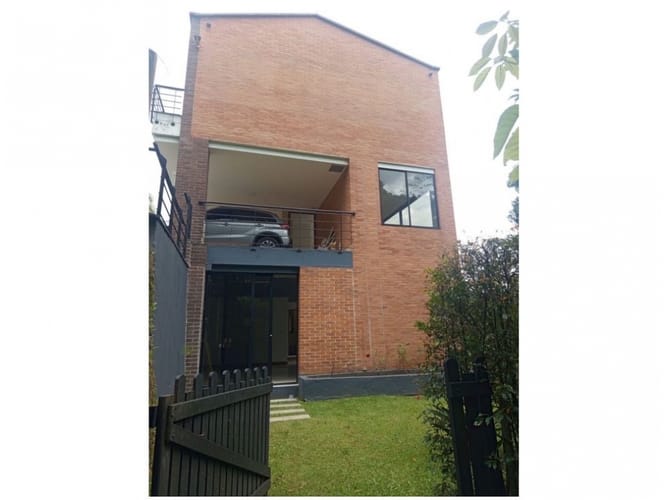 Casa de 3 alcobas en venta en El Tesoro, Medellín, 280 m² · foto 8 de 24