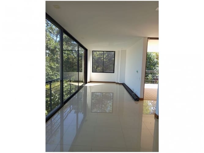 Casa de 3 alcobas en venta en El Tesoro, Medellín, 280 m² · foto 17 de 24