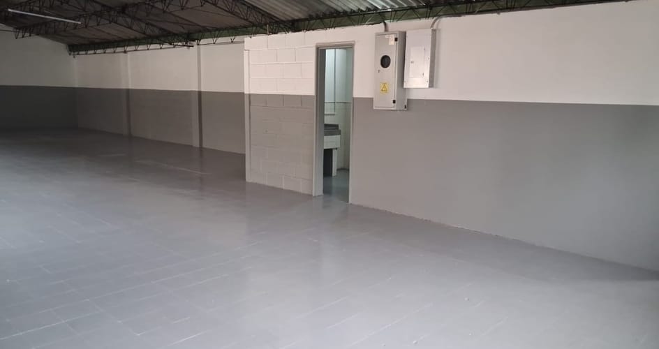 Bodega en arriendo en El Poblado, Medellín, 149 m² · foto 2 de 9