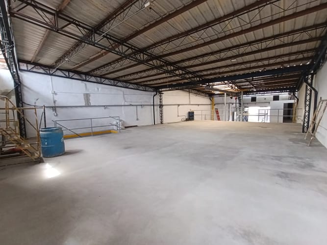 Bodega en arriendo en Guayaquil, Medellín, 380 m² · foto 2 de 15