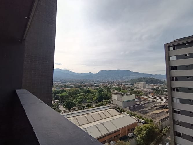 Apartamento de 2 alcobas en arriendo en Cristo Rey, Medellín, 67 m² · foto 2 de 13