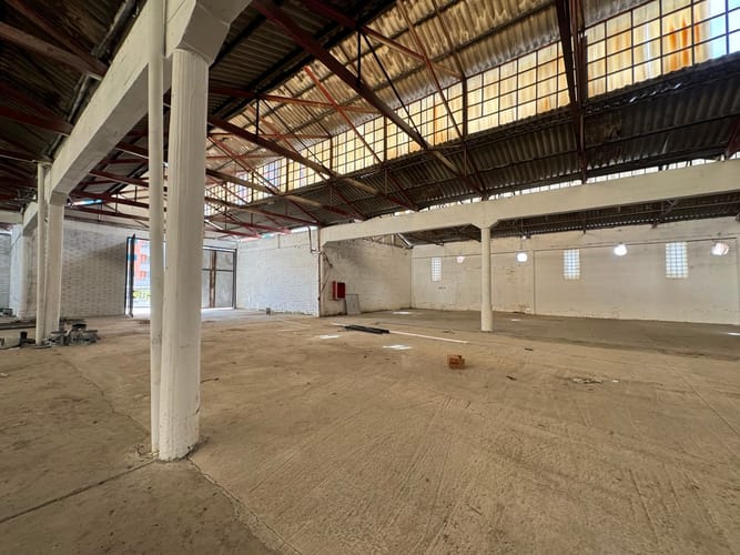 Bodega en arriendo en Zona Industrial No. 1, Itagüí, 2400 m² · foto 8 de 15