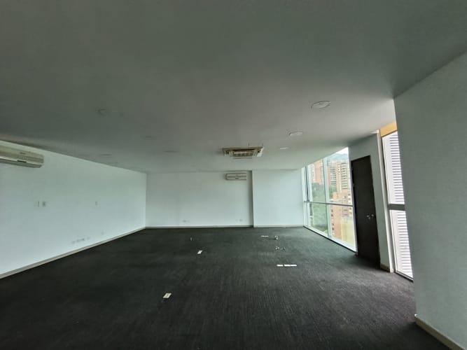 Oficina en arriendo en El Poblado, Medellín, 95 m² · foto 5 de 9