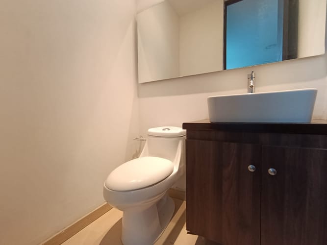 Oficina en arriendo en El Poblado, Medellín, 95 m² · foto 8 de 9