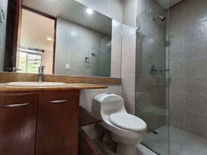 Apartamento de 3 alcobas en arriendo en Las Lomas, Medellín, 280 m² · foto 7 de 20