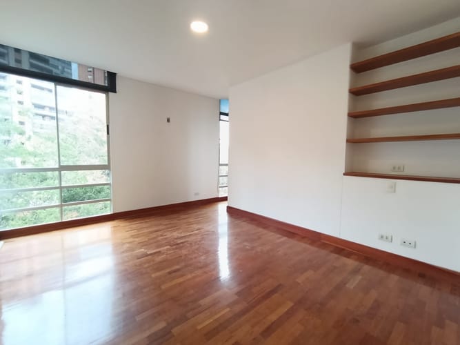 Apartamento de 3 alcobas en arriendo en Las Lomas, Medellín, 280 m² · foto 8 de 20