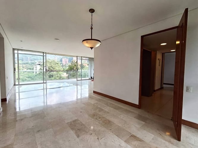 Apartamento de 3 alcobas en arriendo en Las Lomas, Medellín, 280 m² · foto 17 de 20
