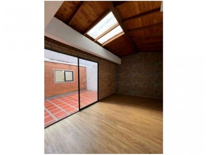 Casa de 4 alcobas en venta en Montessori, Envigado, 204 m² · foto 7 de 23