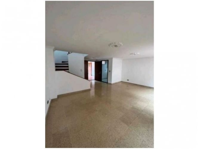 Casa de 4 alcobas en venta en Montessori, Envigado, 204 m² · foto 10 de 23