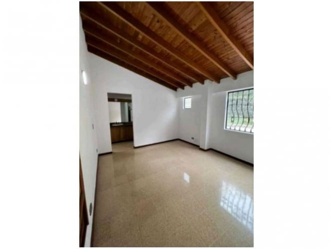 Casa de 4 alcobas en venta en Montessori, Envigado, 204 m² · foto 14 de 23