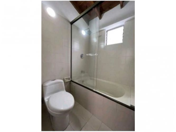 Casa de 4 alcobas en venta en Montessori, Envigado, 204 m² · foto 16 de 23