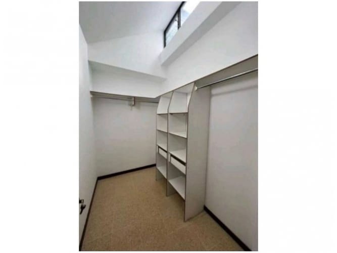 Casa de 4 alcobas en venta en Montessori, Envigado, 204 m² · foto 18 de 23