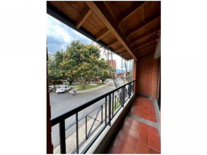 Casa de 4 alcobas en venta en Montessori, Envigado, 204 m² · foto 19 de 23