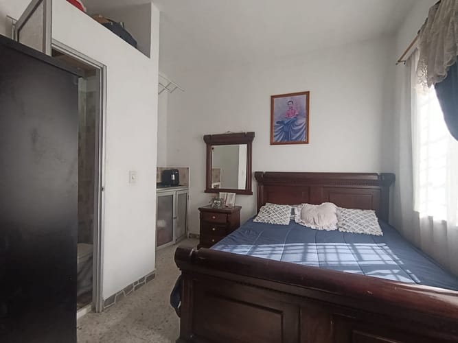 Casa de 4 alcobas en arriendo en Boston, Medellín, 90 m² · foto 2 de 13