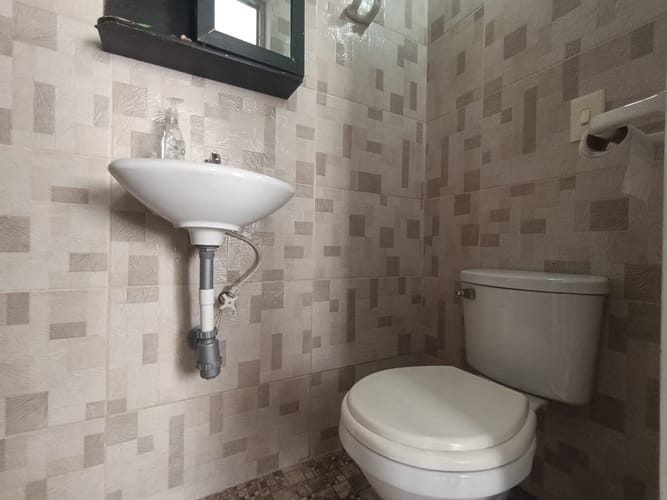 Casa de 4 alcobas en arriendo en Boston, Medellín, 90 m² · foto 3 de 13