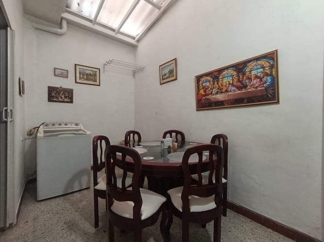 Casa de 4 alcobas en arriendo en Boston, Medellín, 90 m² · foto 9 de 13