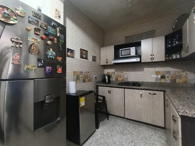 Casa de 4 alcobas en arriendo en Boston, Medellín, 90 m² · foto 12 de 13