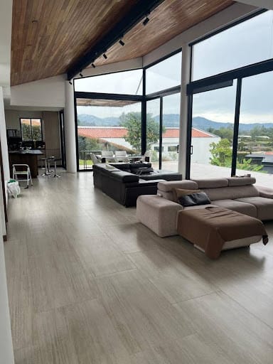 Casa de 4 alcobas en arriendo en El Carmen De Viboral, El Carmen de Viboral, 400 m² · foto 4 de 24