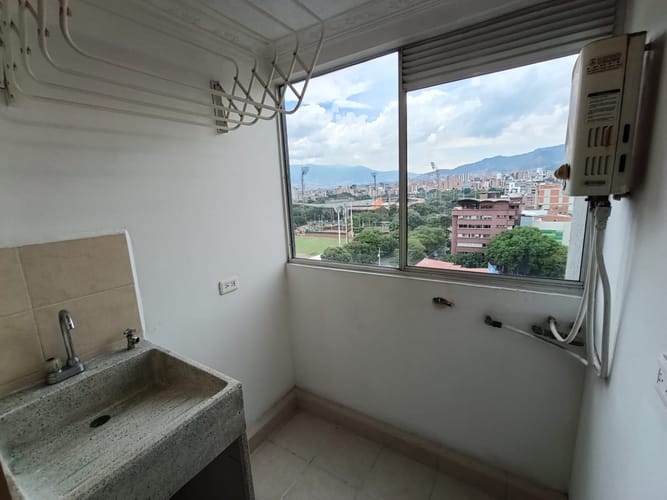 Apartaestudio en arriendo en Laureles, Medellín, 45 m² · foto 5 de 17