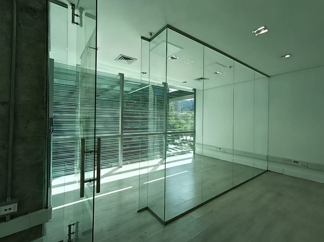 Oficina en arriendo en El Poblado, Medellín, 52 m² · foto 5 de 8