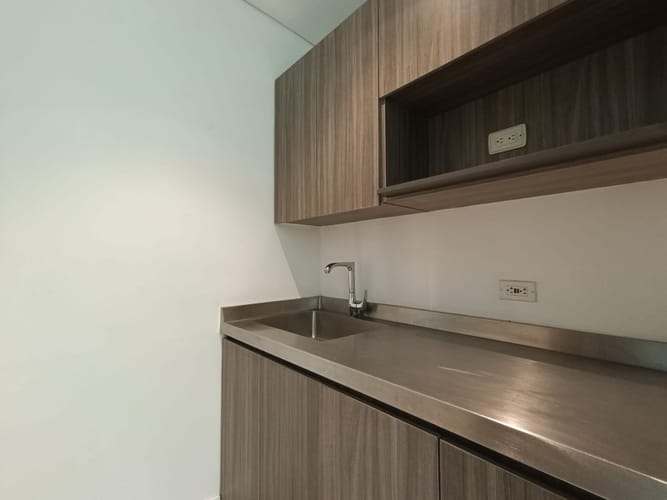 Oficina en arriendo en El Poblado, Medellín, 52 m² · foto 6 de 8