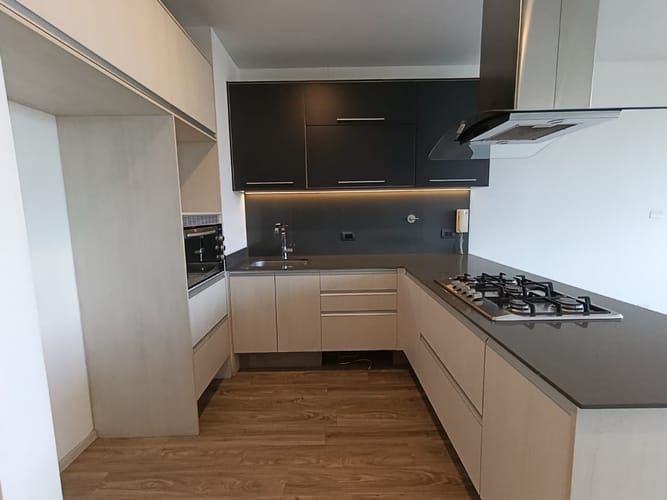 Apartamento de 1 alcoba en arriendo en El Castillo, Medellín, 77 m² · foto 4 de 20