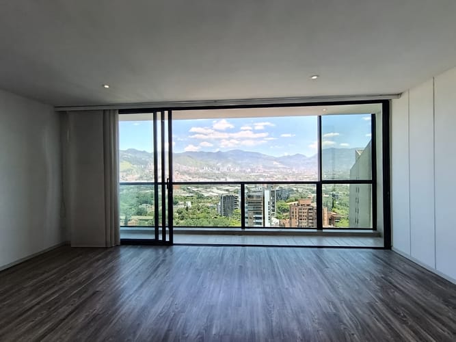 Apartamento de 1 alcoba en arriendo en El Castillo, Medellín, 77 m² · foto 5 de 20