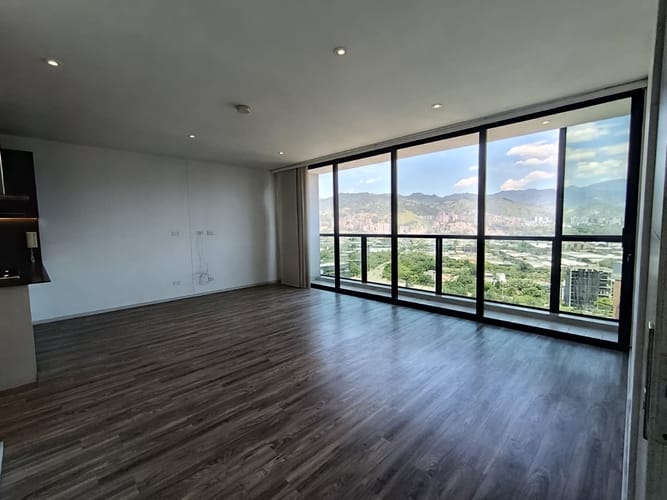Apartamento de 1 alcoba en arriendo en El Castillo, Medellín, 77 m² · foto 6 de 20