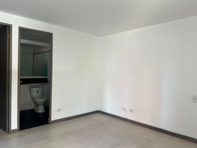 Apartamento de 3 alcobas en arriendo en Loma Del Chocho, Envigado, 111 m² · foto 8 de 18