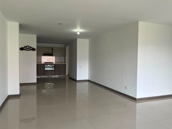 Apartamento de 3 alcobas en arriendo en Loma Del Chocho, Envigado, 111 m² · foto 7 de 18