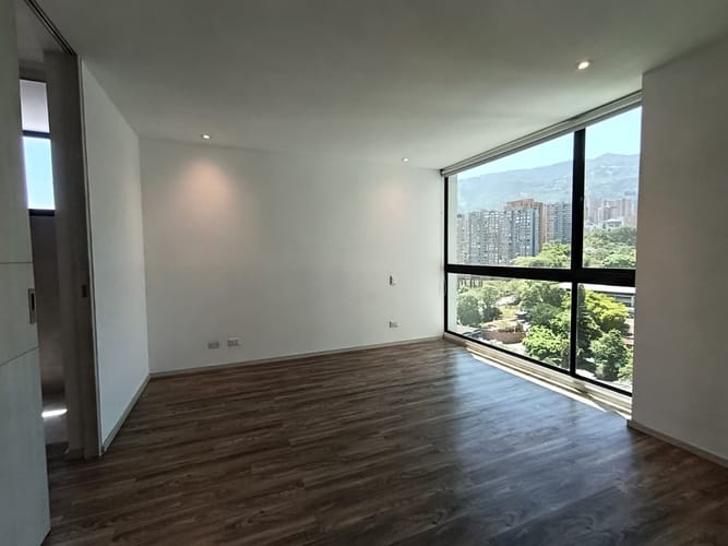 Apartamento de 1 alcoba en arriendo en El Castillo, Medellín, 77 m² · foto 12 de 20