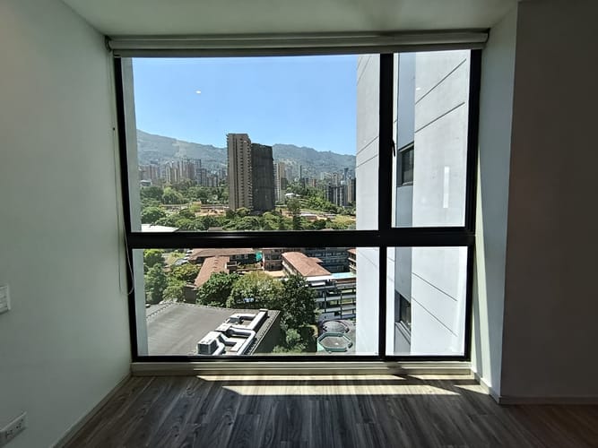 Apartamento de 1 alcoba en arriendo en El Castillo, Medellín, 77 m² · foto 13 de 20