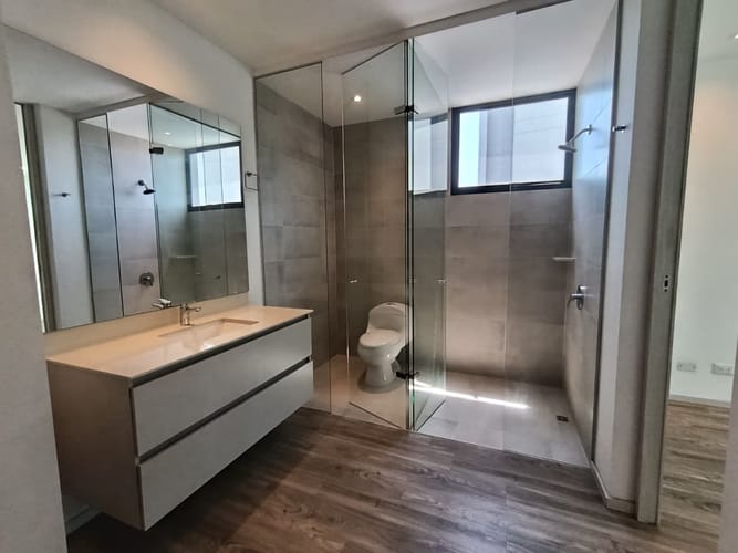 Apartamento de 1 alcoba en arriendo en El Castillo, Medellín, 77 m² · foto 17 de 20