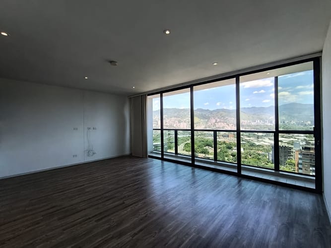 Apartamento de 1 alcoba en arriendo en El Castillo, Medellín, 77 m² · foto 20 de 20