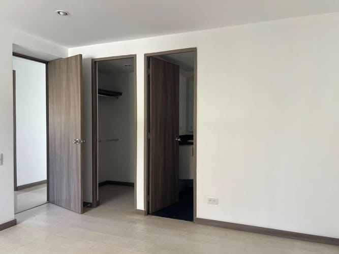 Apartamento de 3 alcobas en arriendo en Loma Del Chocho, Envigado, 111 m² · foto 13 de 18