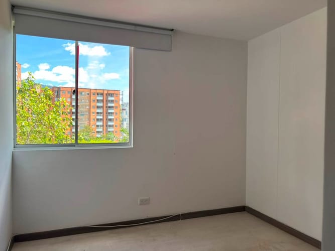 Apartamento de 3 alcobas en arriendo en Loma Del Chocho, Envigado, 111 m² · foto 11 de 18